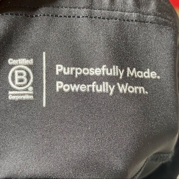 Athleta | High Rise Black Capri’s - Picture 5 of 7